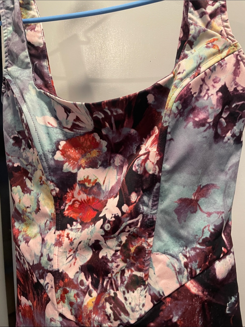 PrettyLittleThing Floral Satin Mini Dress in Burgundy and Teal size 4 - Picture 5 of 9